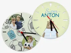 Mit der Fotouhr verschenkt ihr Zeit und Erinnerungen. Gestaltet eine personalisierte Wanduhr mit euren schönsten Fotos und persönlichem Text. Tolles Geschenk für Kinder.