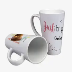Latte macchiato Tasse selbst gestalten für alle Kaffeeliebhaber. Die kegelförmige Keramik-Tasse gibt es mit einem Fassungsvermögen von 290 ml und 470 ml.