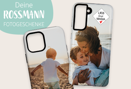Zwei Handyhüllen mit einem Kind am Strand und einer Mutter mit Kind, ideal als personalisierte Fotogeschenke für Familienmomente.